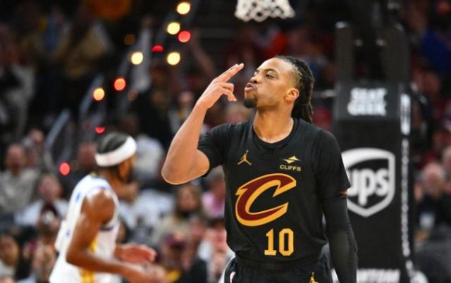 开云登录入口地址-半场领先42分暴虐勇士 骑士不败金身谁能打破？