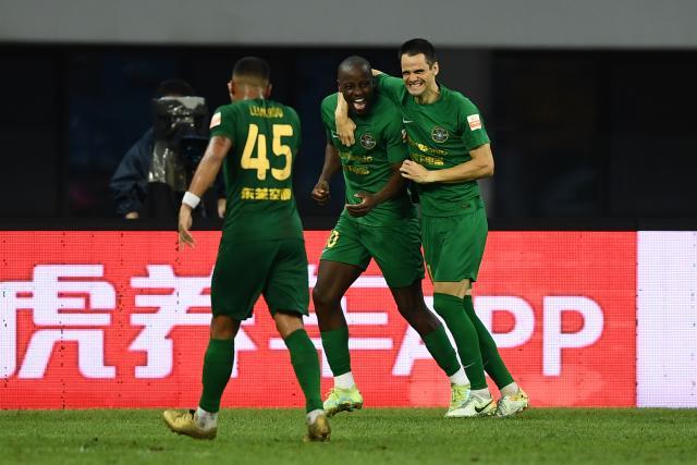 开云登录入口地址-【中超】莱昂纳多穆谢奎破门 浙江队2比1逆转津门虎