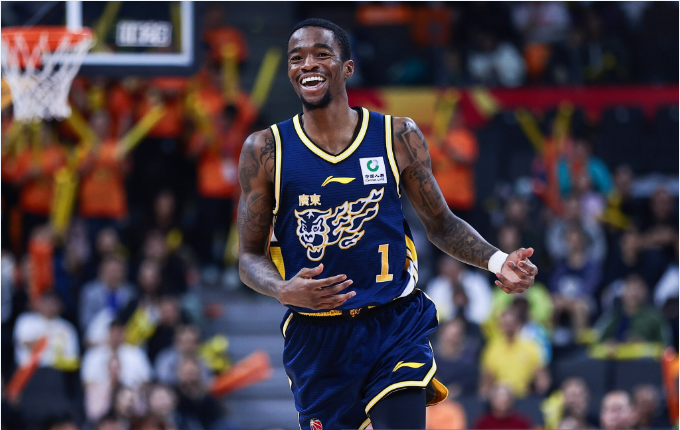 开云在线开户-升第一！胡明轩决战连得11分广东双杀天津 萨姆纳39分单节20分